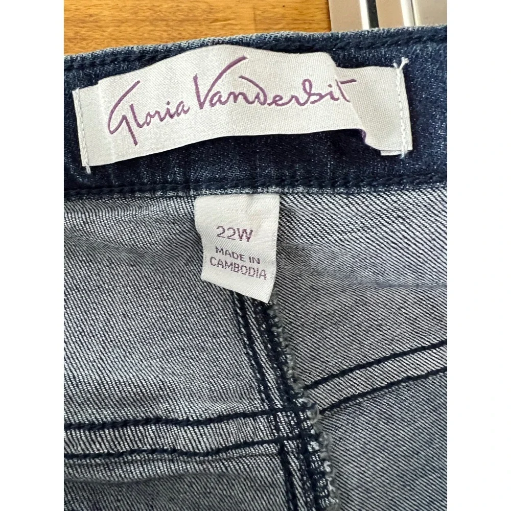Gloria Vanderbilt Amanda Capri Jeans Women 22W Swan Series Blue Stretch Denm NWT